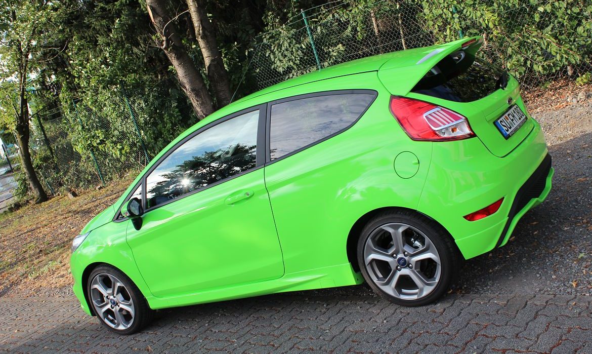 Ford Fiesta ST in Hulk green