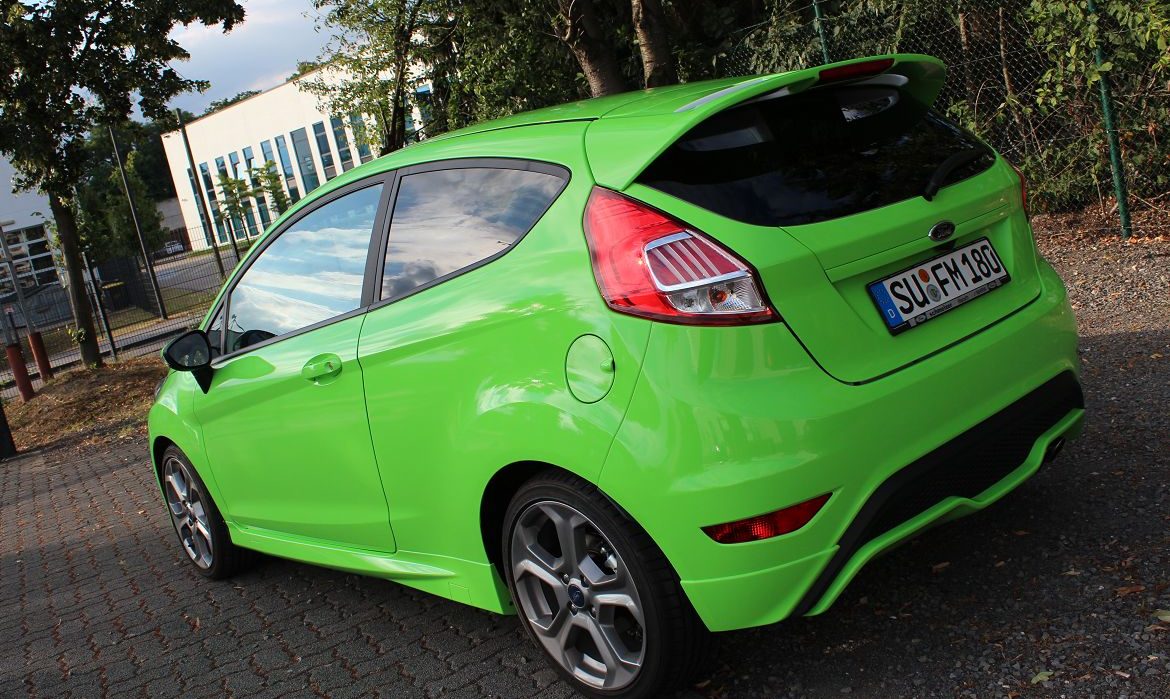 Ford Fiesta ST in Hulk green