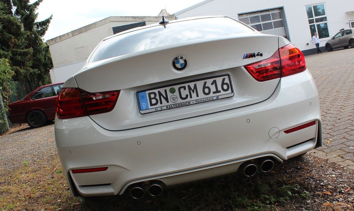 BMW M4 Carbon Seitenstreifen
